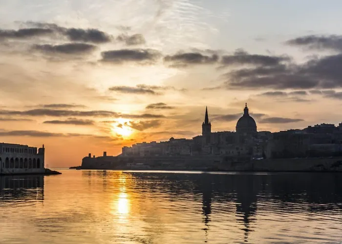 Resort: Sliema Tigne Suites